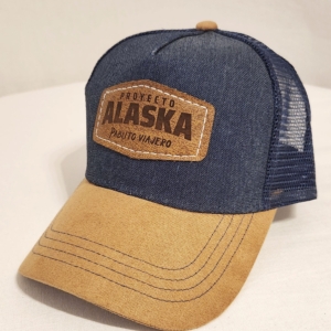 Gorra Trucker “Proyecto Alaska” MARRON